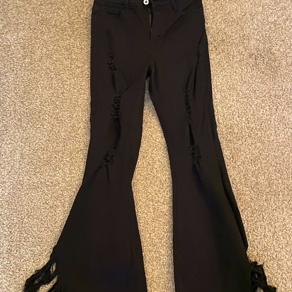 NWT Flared Ripped Jeans